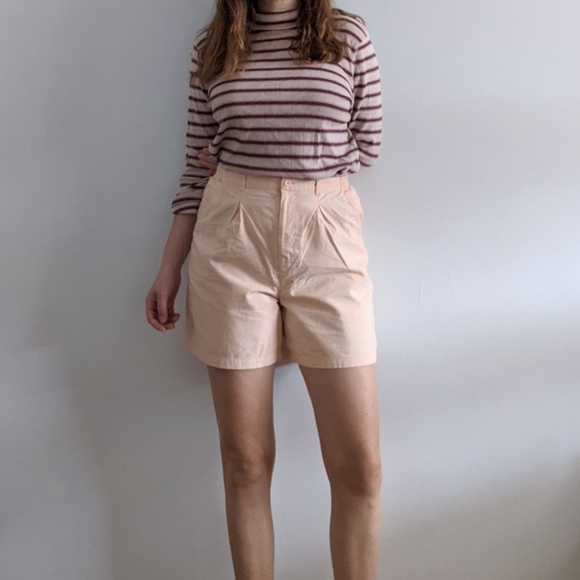1980’s Peach High Waist Pleated Shorts - Picture 3 of 6